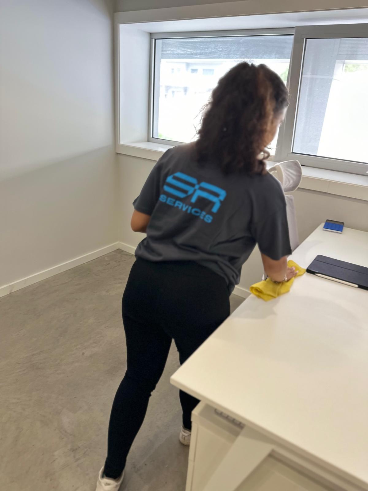 Serviço de limpeza SR Services