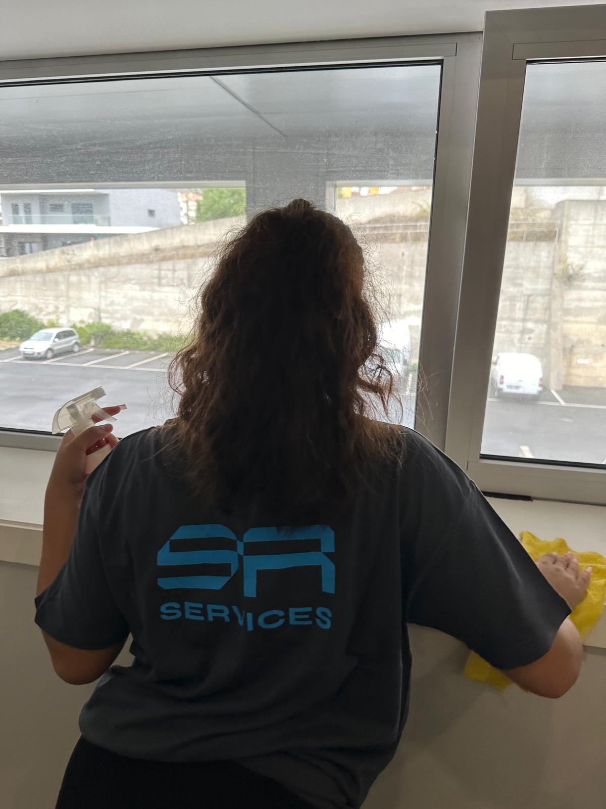Serviço de limpeza SR Services 2