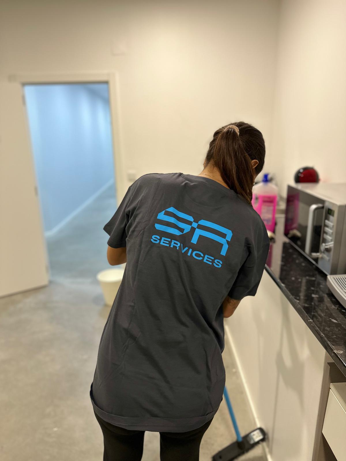 Serviço de limpeza SR Services 5