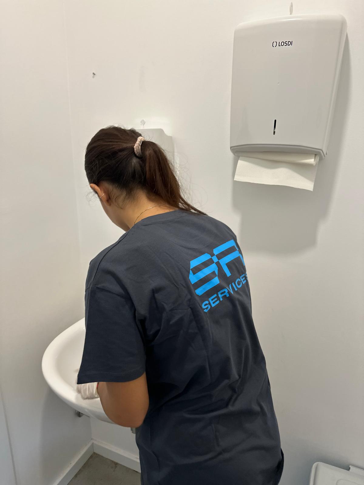 Serviço de limpeza SR Services 12