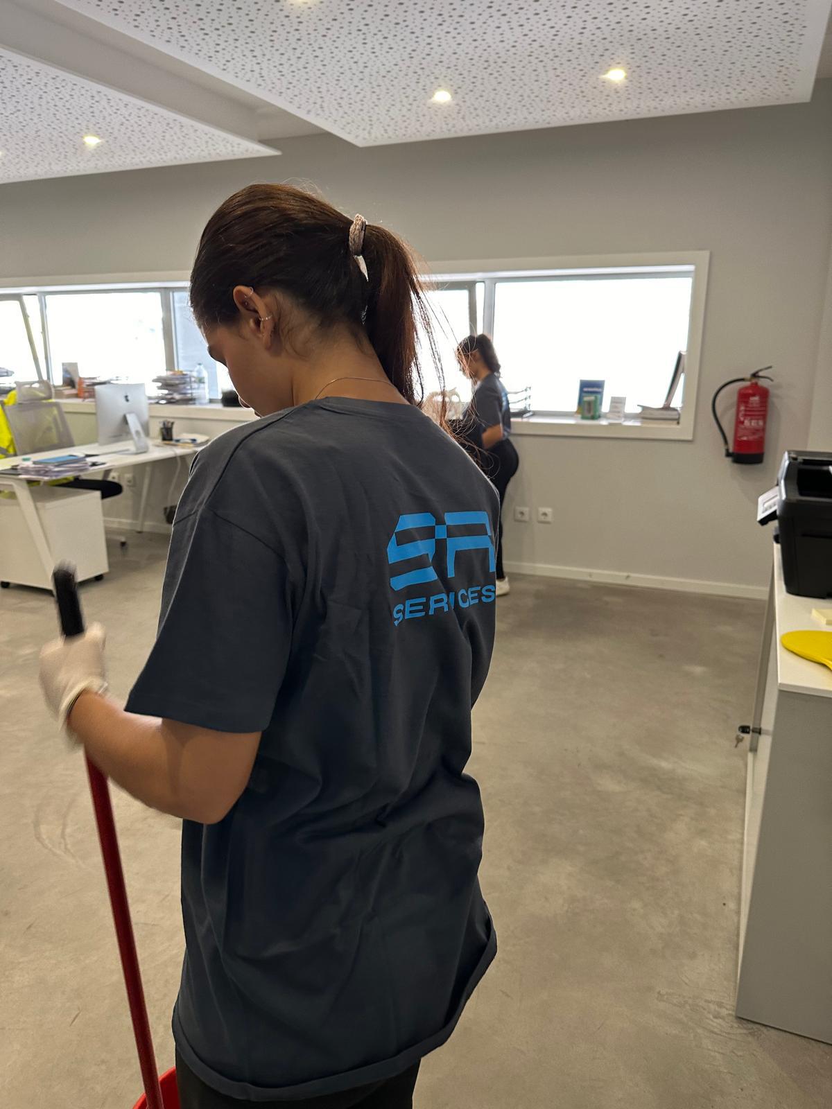 Serviço de limpeza SR Services 14